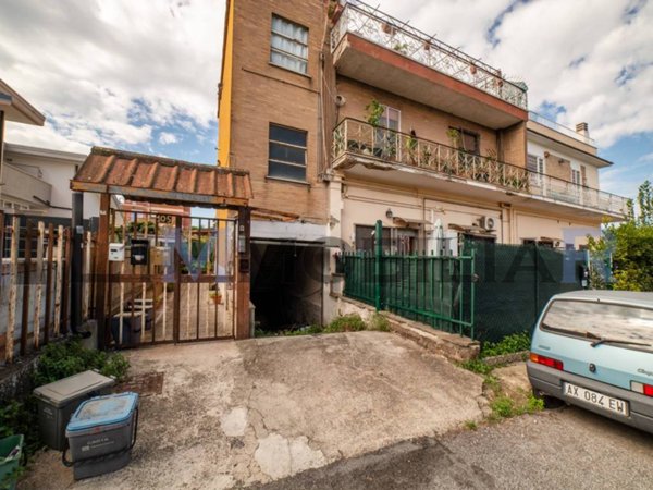 appartamento in vendita a Roma in zona Borghesiana