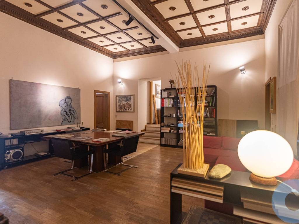 appartamento in vendita a Roma in zona Parione/Sant'Eustachio