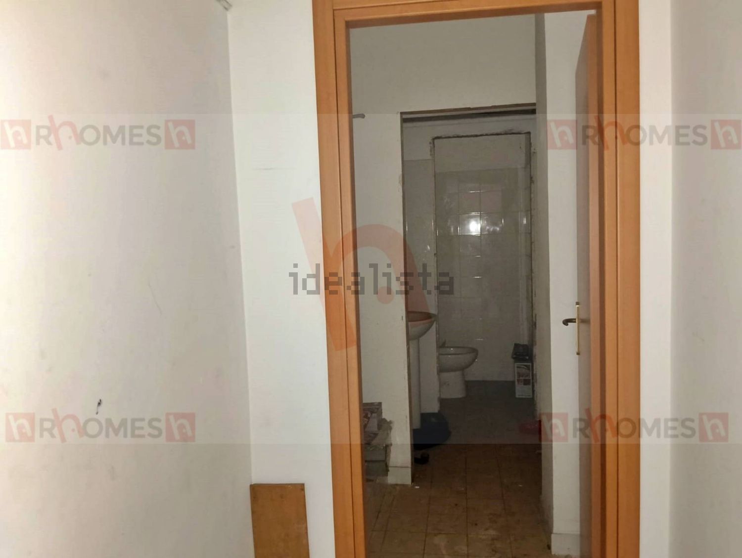 locale commerciale in vendita a Roma in zona Prenestino-Centocelle