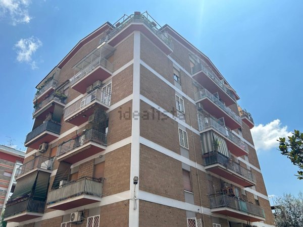 appartamento in vendita a Roma in zona Prenestino-Labicano
