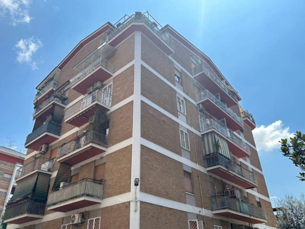 appartamento in vendita a Roma in zona Prenestino-Labicano