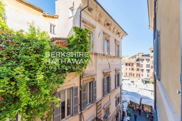 appartamento in vendita a Roma in zona Rione Regola