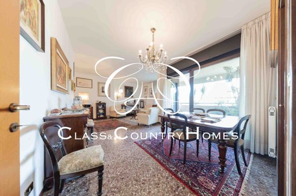 appartamento in vendita a Roma in zona EUR