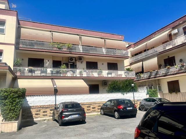 appartamento in vendita a Roma in zona Romanina