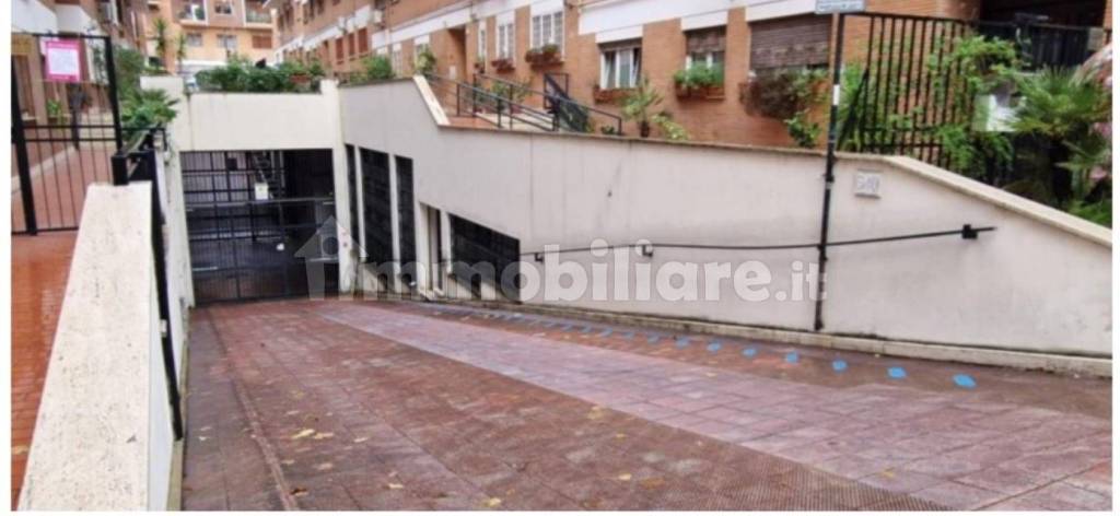 capannone in vendita a Roma in zona Gianicolense