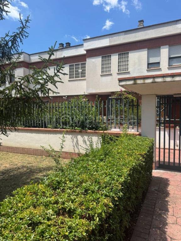 appartamento in vendita a Roma in zona Tor de' Cenci