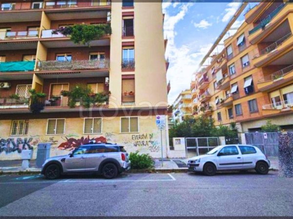 appartamento in vendita a Roma in zona Ostia
