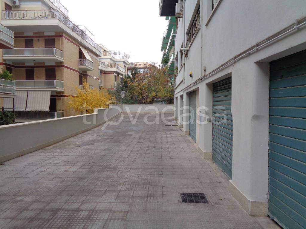 locale di sgombero in vendita a Roma