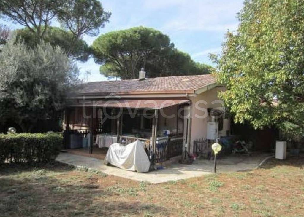 casa indipendente in vendita a Roma in zona Giardini di Corcolle