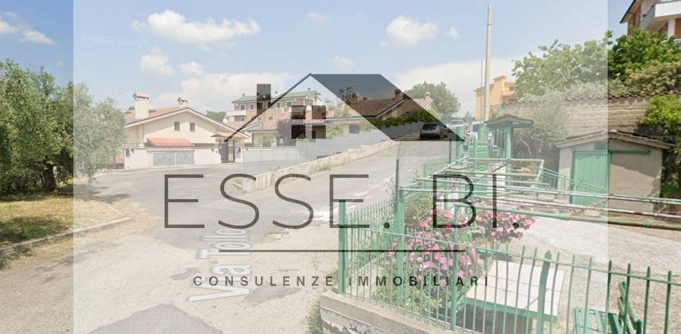 casa indipendente in vendita a Roma in zona Castelverde