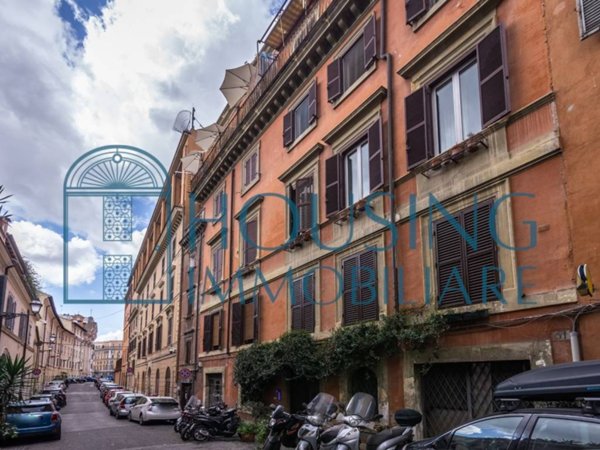 appartamento in vendita a Roma in zona Rione Monti/Campitelli