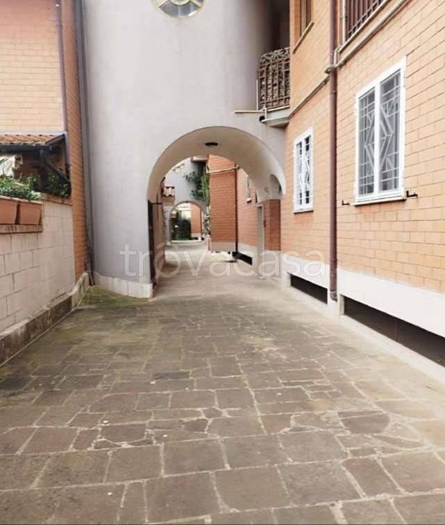 appartamento in vendita a Roma in zona Acilia