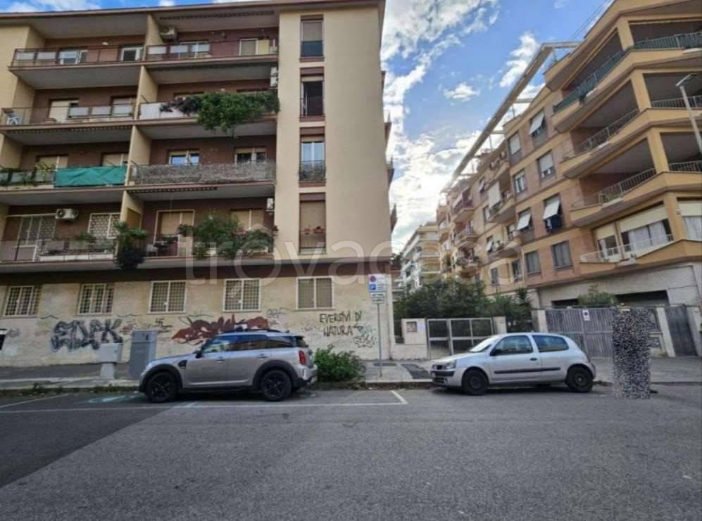 appartamento in vendita a Roma in zona Ostia