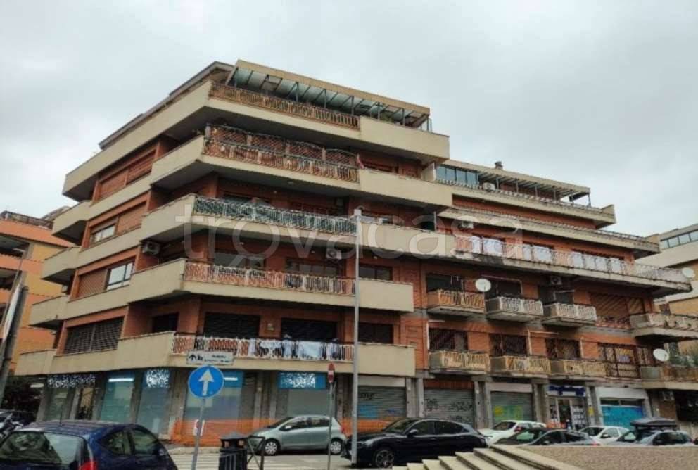 appartamento in vendita a Roma in zona Ardeatino