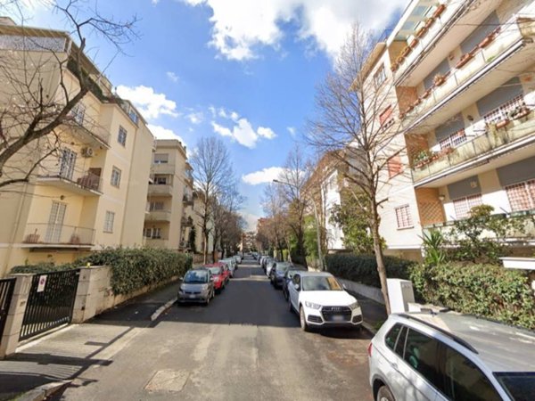 appartamento in vendita a Roma in zona Ardeatino