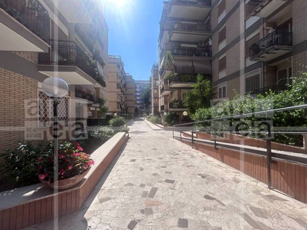 appartamento in vendita a Roma in zona Ostiense