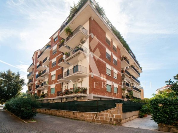 appartamento in vendita a Roma in zona Ardeatino
