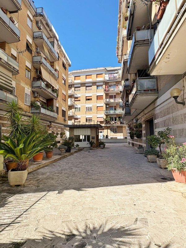 appartamento in vendita a Roma in zona Collatino