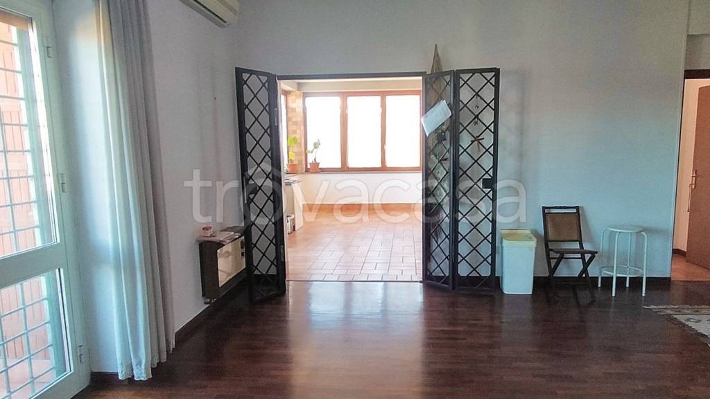 appartamento in vendita a Roma in zona Ostia