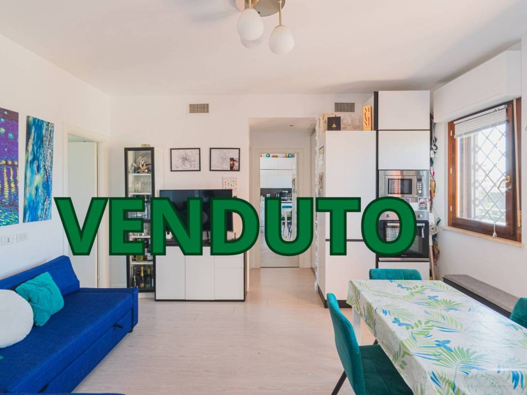 appartamento in vendita a Roma in zona Mezzocammino