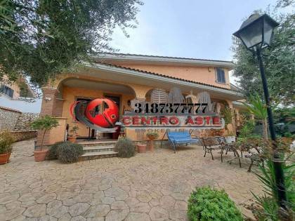 casa indipendente in vendita a Roma in zona Giardini di Corcolle