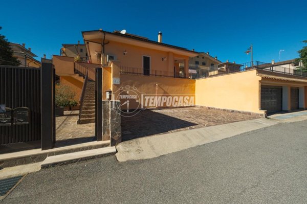 casa indipendente in vendita a Roma in zona Palmarola