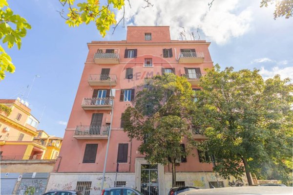 appartamento in vendita a Roma in zona Appio Latino