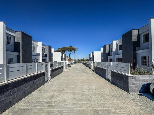 casa indipendente in vendita a Roma in zona Casal Palocco