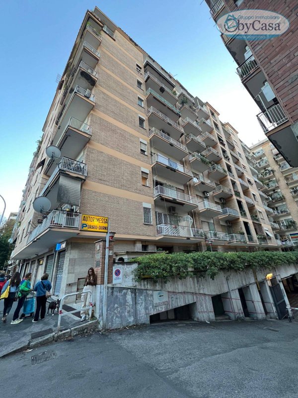appartamento in vendita a Roma in zona Ostiense