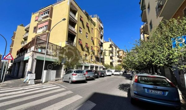 appartamento in vendita a Roma in zona Appio Latino
