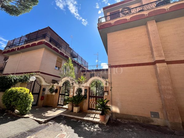 casa indipendente in vendita a Roma in zona Tor di Quinto