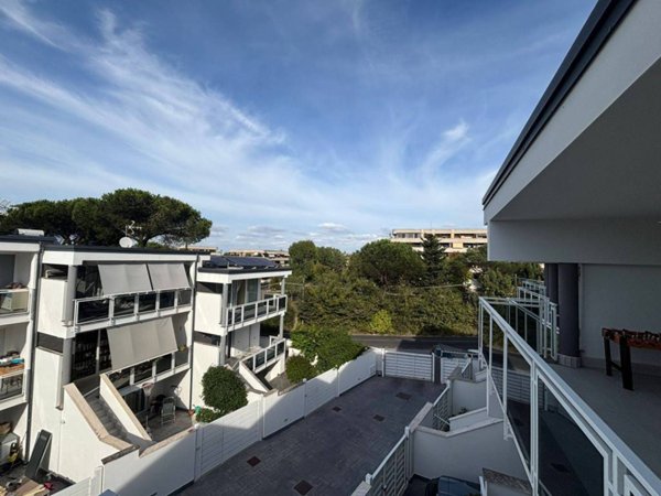 casa indipendente in vendita a Roma in zona Acilia