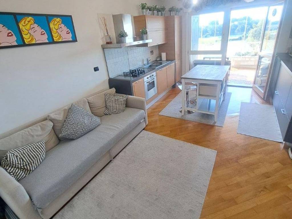 appartamento in vendita a Roma in zona Fonte Laurentina