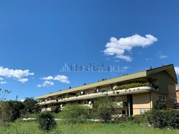 appartamento in vendita a Roma in zona Spinaceto