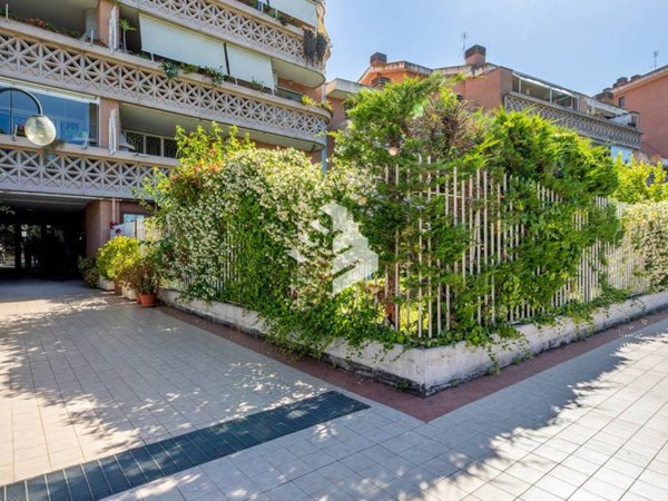 appartamento in vendita a Roma in zona EUR