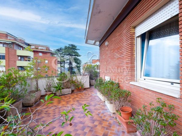 appartamento in vendita a Roma in zona Grottarossa