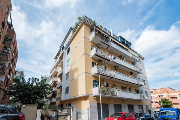 appartamento in vendita a Roma in zona Prenestino-Labicano