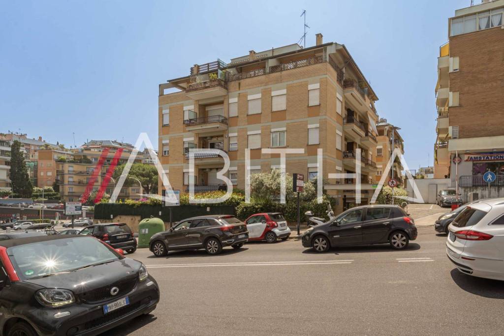 appartamento in vendita a Roma in zona Tor di Quinto