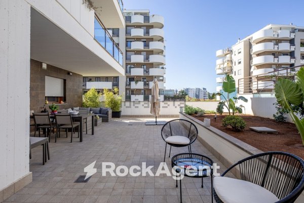 appartamento in vendita a Roma in zona Ardeatino