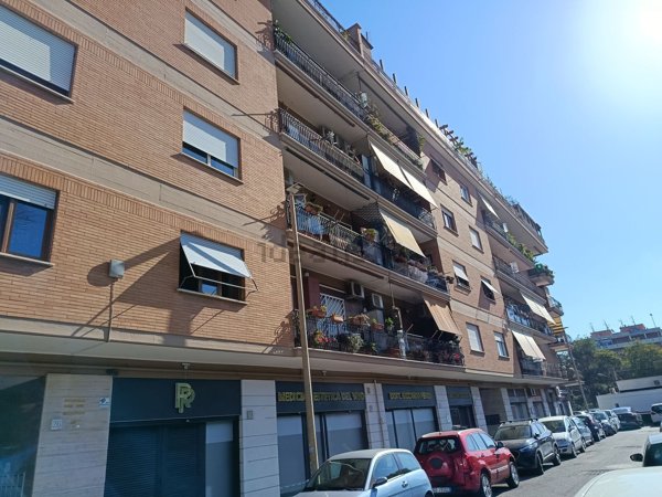 appartamento in vendita a Roma in zona Ostia