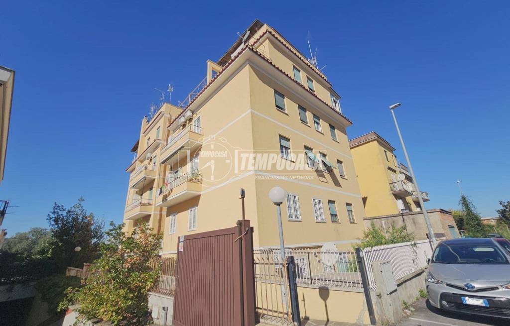 appartamento in vendita a Roma in zona Torrevecchia