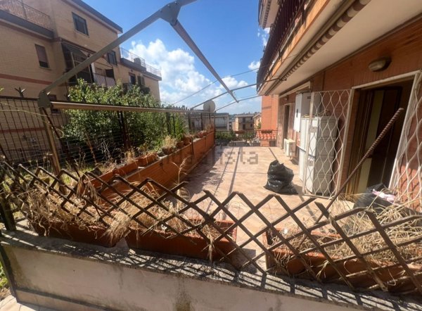 appartamento in vendita a Roma in zona Sette Bagni