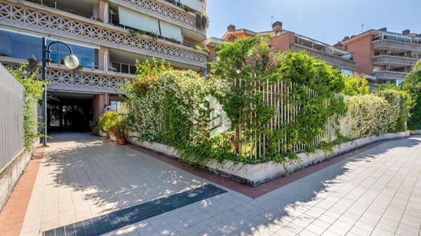 appartamento in vendita a Roma in zona Ostiense