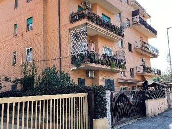 appartamento in vendita a Roma in zona Labaro