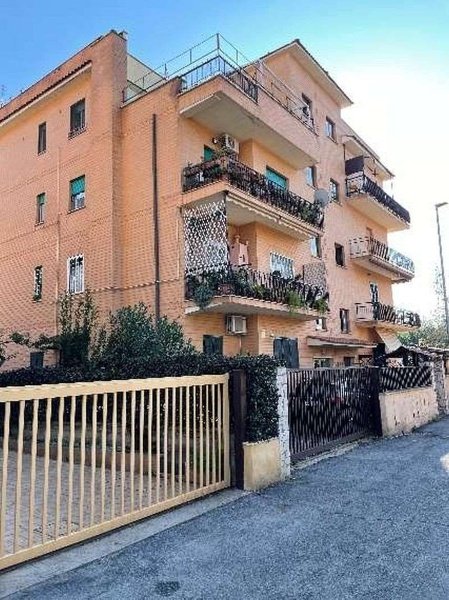 appartamento in vendita a Roma in zona Labaro