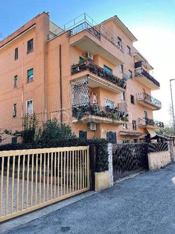 appartamento in vendita a Roma in zona Labaro