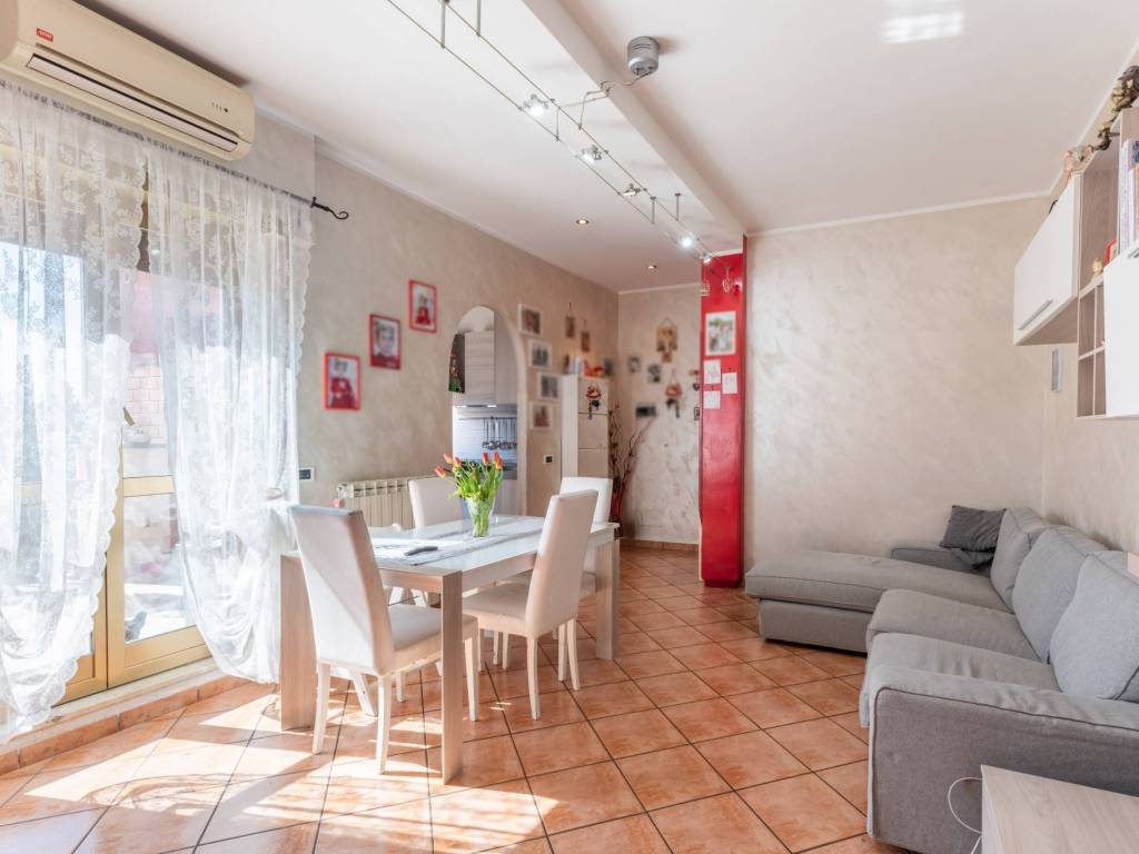 appartamento in vendita a Roma in zona Finocchio