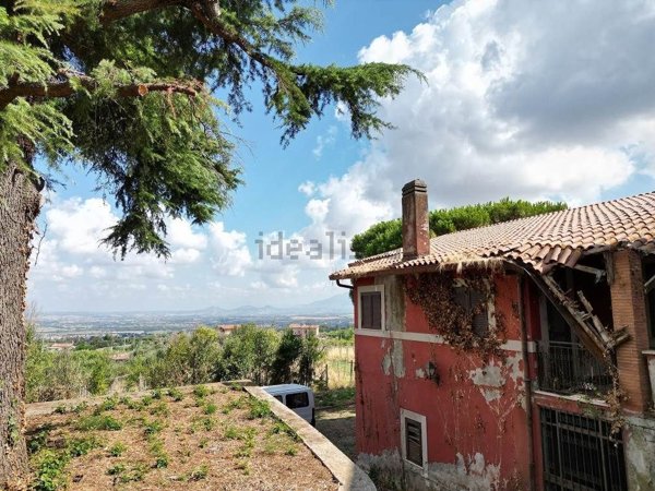 appartamento in vendita a Roma in zona Finocchio