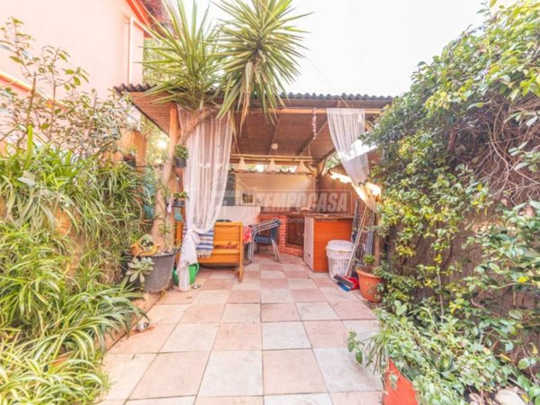 appartamento in vendita a Roma in zona Tuscolano