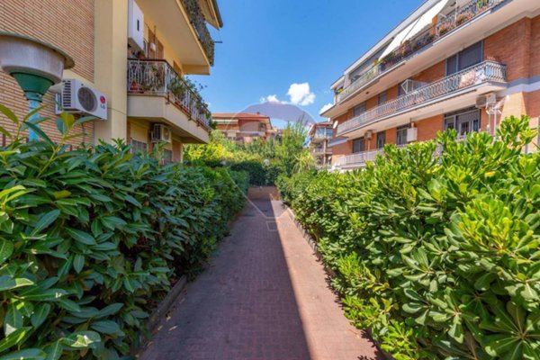 appartamento in vendita a Roma in zona Appio Pignatelli